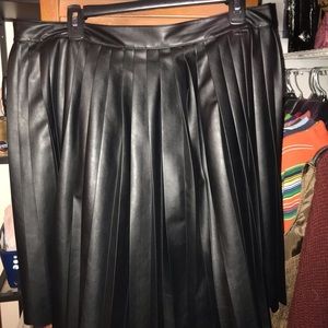Faux leather pleated skirt